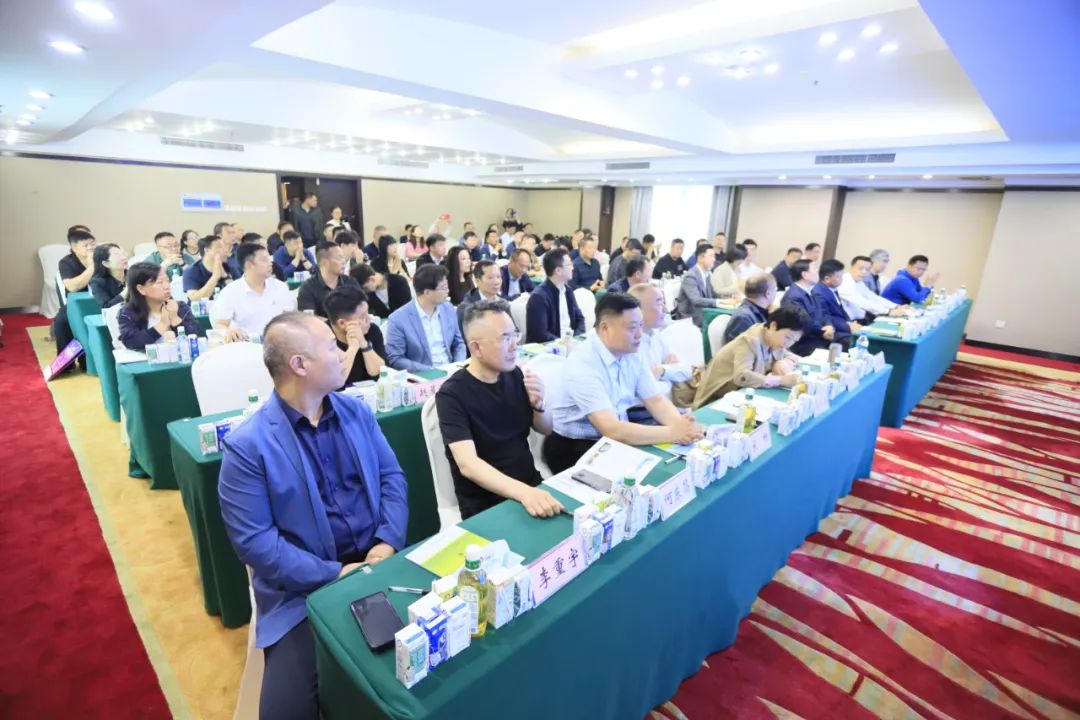 河南省2024國家“學(xué)生飲用奶計劃”推廣工作推進會在鄭州成功舉辦！