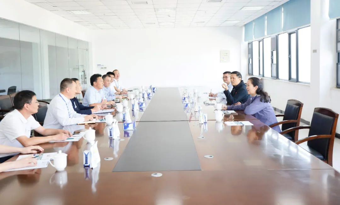 快樂過“雙節(jié)”，安全不放假｜河南農(nóng)投集團黨委書記、董事長李曉寰一行蒞臨花花牛乳業(yè)集團開展“雙節(jié)”安全生產(chǎn)大檢查活動并慰問一線職工、
