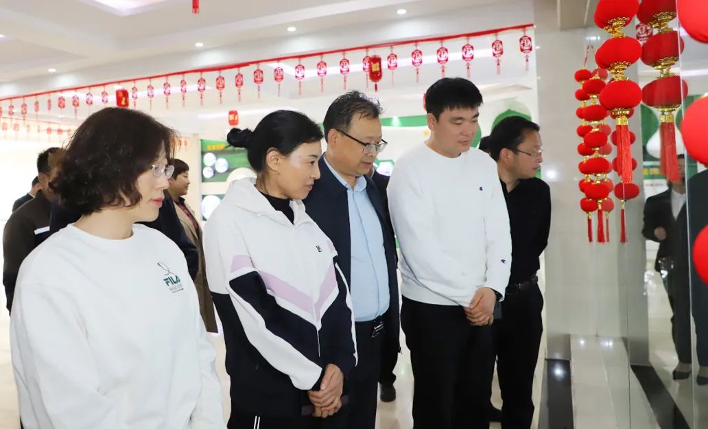 花花牛丨駐馬店市遂平縣政協(xié)黨組書記、主席張衛(wèi)東一行蒞臨花花牛魯山瑞亞牧場參觀