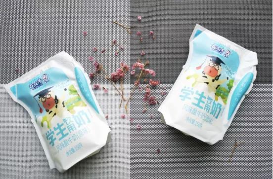 花花牛首款愛克林低溫學(xué)生飲用酸牛奶上市啦?。?！